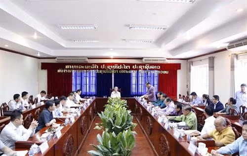 双方会见场景。图自越通社