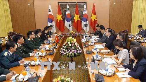 韩国国防部长宋永武对越南进行正式访问 ảnh 2 韩国国防部长宋永武对越南进行正式访问 ảnh 2