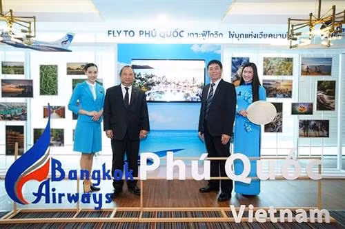 越南驻泰国大使阮海鹏出席开通仪式。(图片来源:越通社) 越南驻泰国大使阮海鹏出席开通仪式。(图片来源:越通社)