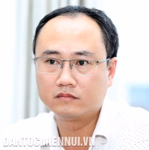 潘胡江表示，为了同青年创业运动并肩前行，嘉莱团省委已举办了多项交流对话活动，与成功的年轻企业家进行对话，同时为青年，特别是少数民族青年在生产活动中开展咨询、培训、科技成果转让等活动。
