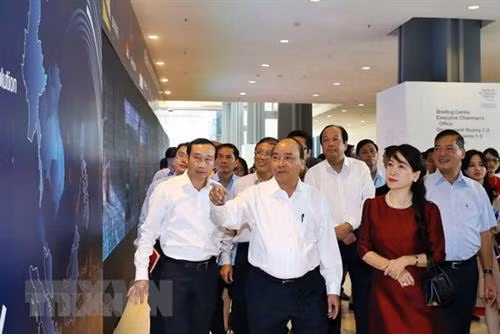政府总理阮春福对世界经济论坛东盟峰会筹备工作进行考察。（图片来源：越通社）