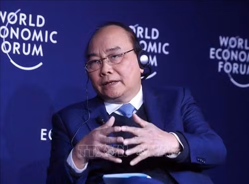 越南政府总理阮春福在对话会上发言。图自越通社 越南政府总理阮春福在对话会上发言。图自越通社
