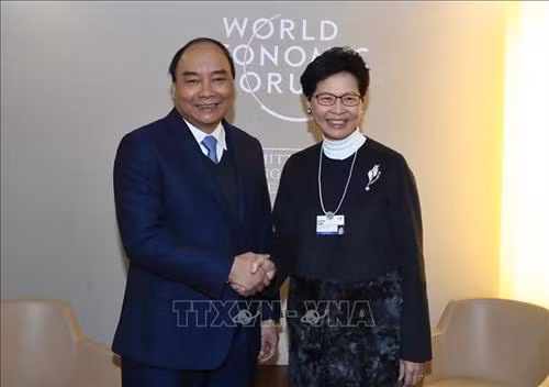 阮春福会见会见中国香港特别行政区行政长官林郑月娥。图自越通社 阮春福会见会见中国香港特别行政区行政长官林郑月娥。图自越通社