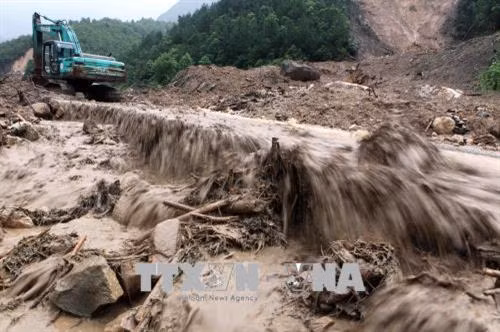 山洪和山体滑波已让北部山区各省国省干线公路严重损害。越通社记者 贵中 摄