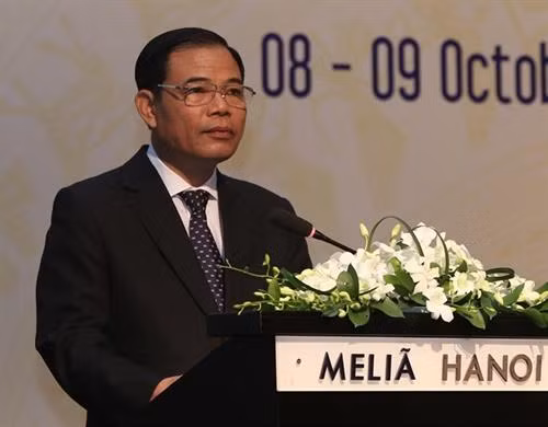 越南农业与农村发展部部长阮春强在会上发言。图自越通社 越南农业与农村发展部部长阮春强在会上发言。图自越通社