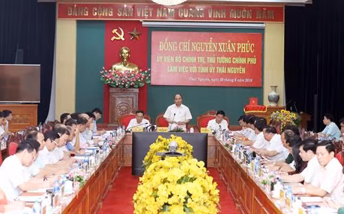 政府总理阮春福在会上发表讲话。(图片来源:越通社) 政府总理阮春福在会上发表讲话。(图片来源:越通社)