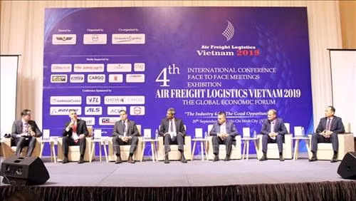 2019年第4届越南航空物流国际会议场景。图自越通社