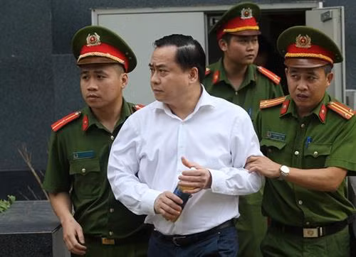 被告人潘文英武。图自越通社 被告人潘文英武。图自越通社