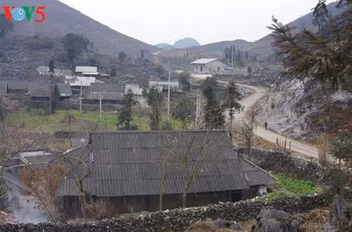 河江省少数民族村寨。(图片来源:越南之声) 河江省少数民族村寨。(图片来源:越南之声)