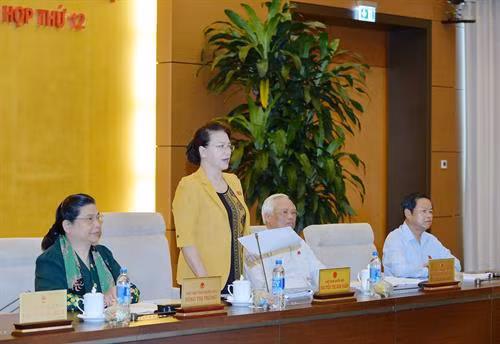 越南国会主席阮氏金银在闭幕式上发表讲话。(图片来源:越通社) 越南国会主席阮氏金银在闭幕式上发表讲话。(图片来源:越通社)