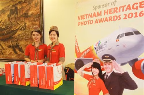 越捷航空公司与2017年越南遗产摄影大赛一路同行。（图片来源：vietjetair.com)