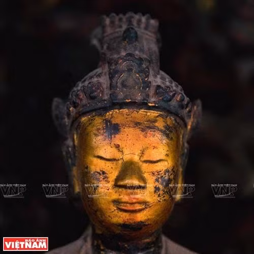 《越南寺庙》中的作品。图自越南画报