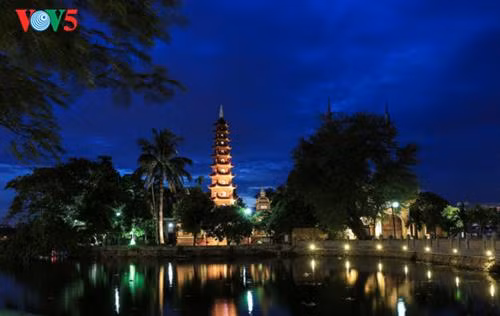河内市著名的镇国寺。(图片来源:越南之声) 河内市著名的镇国寺。(图片来源:越南之声)