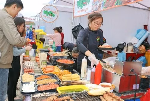 2016年越韩饮食与文化节期间的活动。(图片来源:因特网) 2016年越韩饮食与文化节期间的活动。(图片来源:因特网)