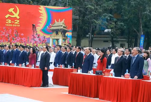 阮春福出席玉回-栋多大捷230周年纪念典礼。(图片来源:越通社) 阮春福出席玉回-栋多大捷230周年纪念典礼。(图片来源:越通社)