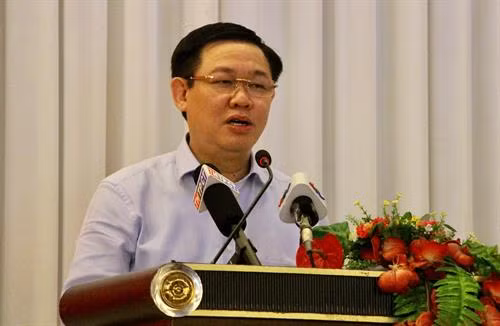 政府副总理王廷惠在会上发表讲话。(图片来源:越通社) 政府副总理王廷惠在会上发表讲话。(图片来源:越通社)