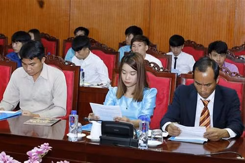 在山罗省的老挝留学生。(图片来源:越通社) 在山罗省的老挝留学生。(图片来源:越通社)