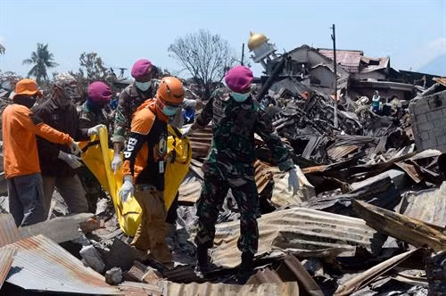 印尼地震和海啸死亡人数近2000人 。图自越通社 印尼地震和海啸死亡人数近2000人 。图自越通社