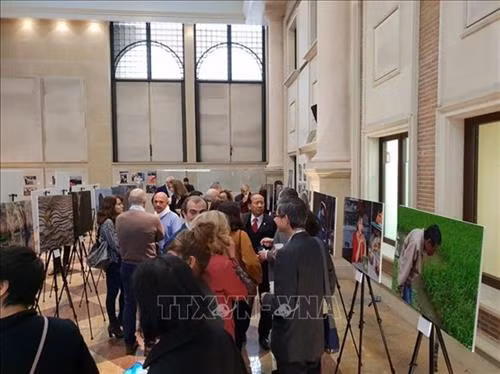 “越南景观”图片展在西班牙开展。图自越通社 “越南景观”图片展在西班牙开展。图自越通社
