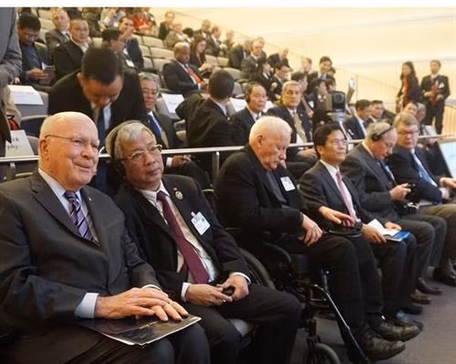 参加研讨会的代表们。图自越通社 参加研讨会的代表们。图自越通社