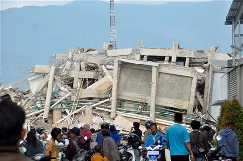 印尼地震和海啸:死亡人数超过1000人。图自APF 印尼地震和海啸:死亡人数超过1000人。图自APF