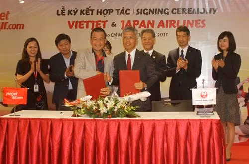 签署仪式。（图片来源：Vietjet Air）