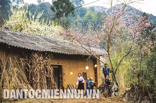 尽管生活仍面临许多困难，但儿童们脸上经常挂着天真烂漫的笑容。