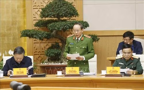 公安部度部长黎贵王在会上发表讲话。图自越通社 公安部度部长黎贵王在会上发表讲话。图自越通社