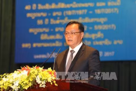 沙湾拿吉省委书记兼省长山迪帕·丰威汉在典礼上发表讲话。(图片来源:越通社) 沙湾拿吉省委书记兼省长山迪帕·丰威汉在典礼上发表讲话。(图片来源:越通社)