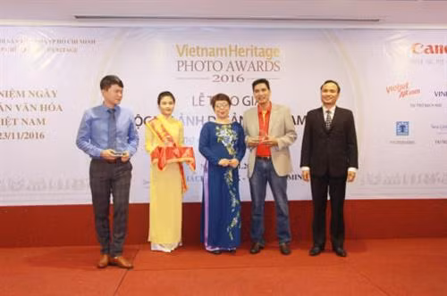 越捷航空公司与2017年越南遗产摄影大赛一路同行。（图片来源：vietjetair.com)