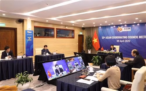 会议全景。图自越通社 会议全景。图自越通社