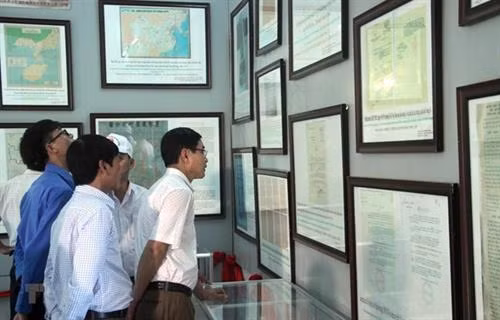 展览会吸引许多当地居民和游客的参加。图自越通社