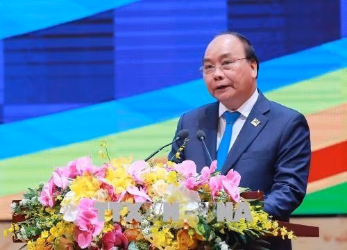 政府总理阮春福发表讲话。（图片来源：越通社）