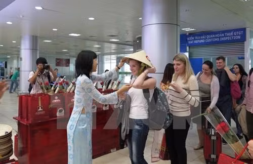 2017年接待外国游客量是越南旅游业前所未有的发展奇迹。（图片来源：越通社）