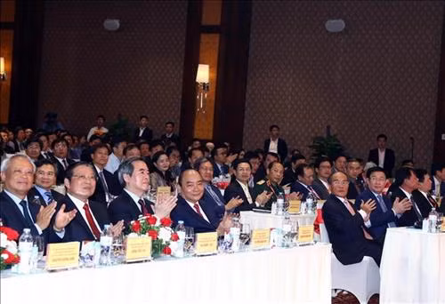 政府总理阮春福出席投资商新春见面会。图自越通社