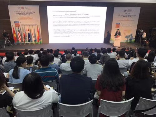 第十届世界科技城市联盟大学校长论坛场景。图自越通社 第十届世界科技城市联盟大学校长论坛场景。图自越通社
