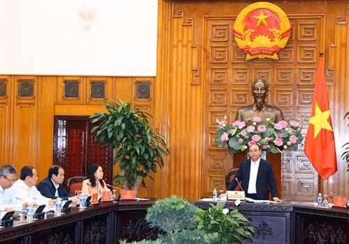 越南政府总理阮春福在会上发表讲话。(越通社记者 统一 摄) 越南政府总理阮春福在会上发表讲话。(越通社记者 统一 摄)