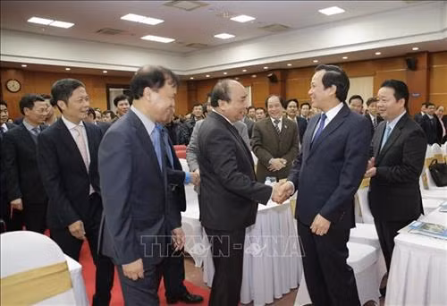 越南政府总理阮春福出席会议。图自越通社 越南政府总理阮春福出席会议。图自越通社