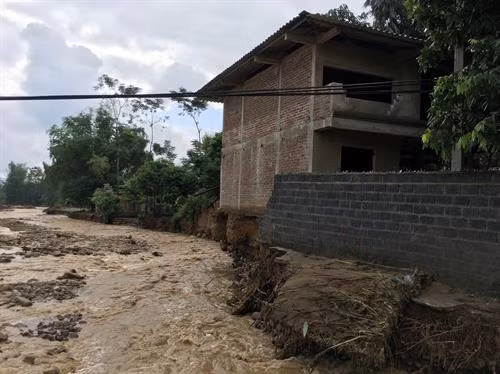 安沛省:洪水致28人死亡和失踪。(图片来源:越通社) 安沛省:洪水致28人死亡和失踪。(图片来源:越通社)