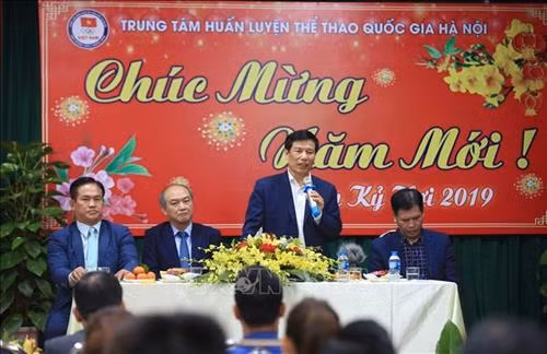 越南文化体育与旅游部部长阮玉善走访河内国家体育训练中心时发表讲话。图自越通社