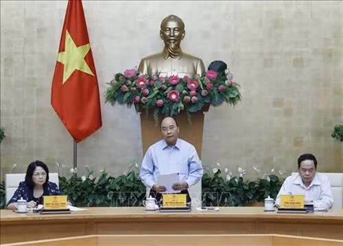 阮春福在会议上发表讲话。图自越通社 阮春福在会议上发表讲话。图自越通社