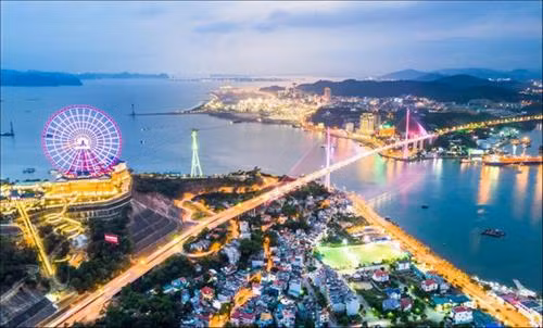 下龙市一角。图自因特网 下龙市一角。图自因特网