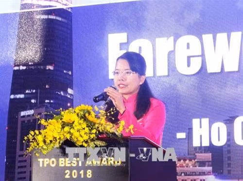 胡志明市旅游局副局长阮氏映花在闭幕式上致辞。（图片来源：越通社）