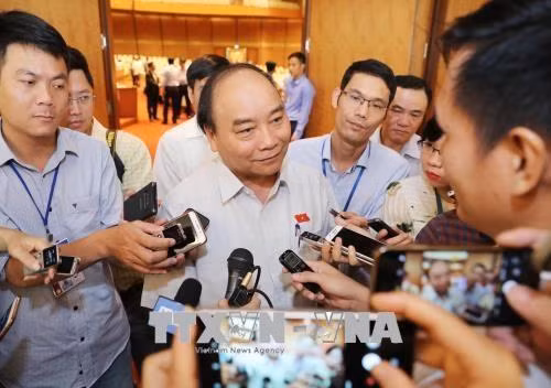 越南政府总理阮春福接受了媒体记者的采访。越通社记者 林庆 摄