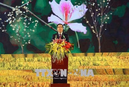 越共中央经济部部长、西北地区事务指导委员会主任阮文平发表讲话。 越通社记者 潘俊英 摄 越共中央经济部部长、西北地区事务指导委员会主任阮文平发表讲话。 越通社记者 潘俊英 摄