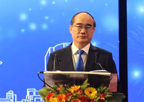 胡志明市市委书记阮善仁发表讲话。 图自越通社 胡志明市市委书记阮善仁发表讲话。 图自越通社