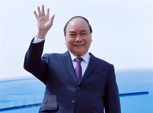 越南政府总理阮春福抵达上海虹桥国际机场。图自越通社