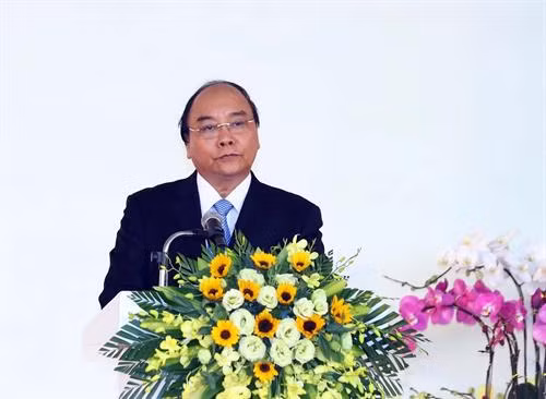 政府总理阮春福在动工仪式上发表讲话。图自越通社
