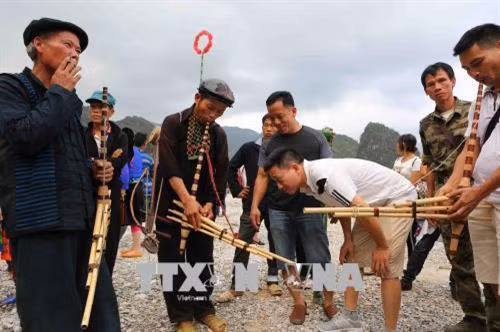 少数民族芦笙演奏。越通社记者 成达 摄 少数民族芦笙演奏。越通社记者 成达 摄