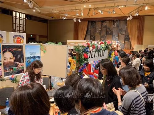 越南驻日本大使馆妇女协会的展位。图自越通社